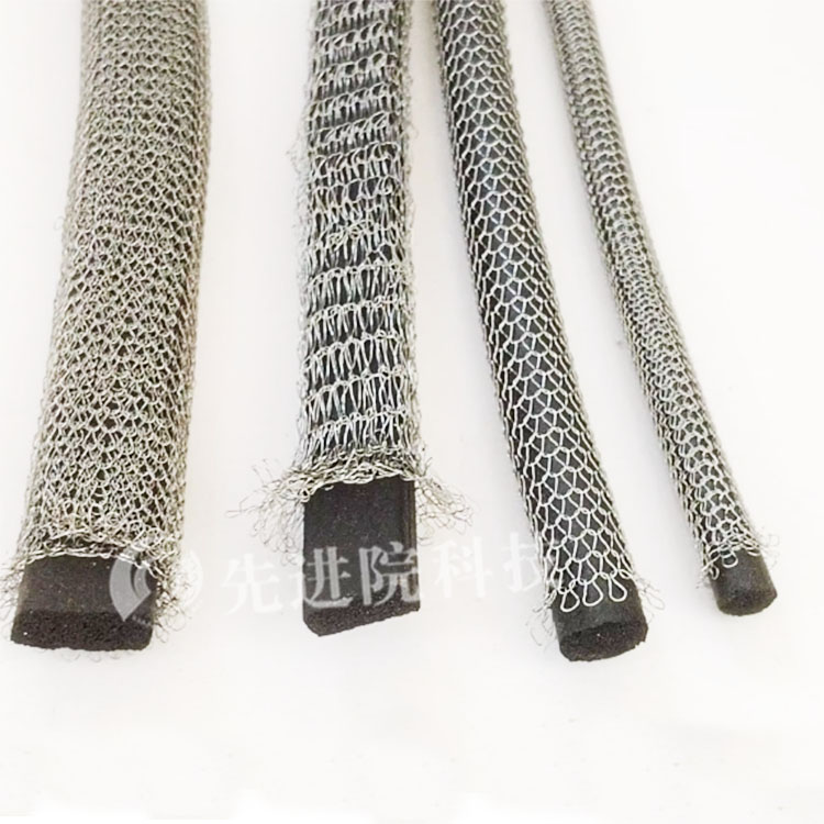 Rubber core wire mesh pad