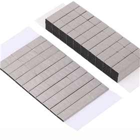 Conductive polyolefin foam